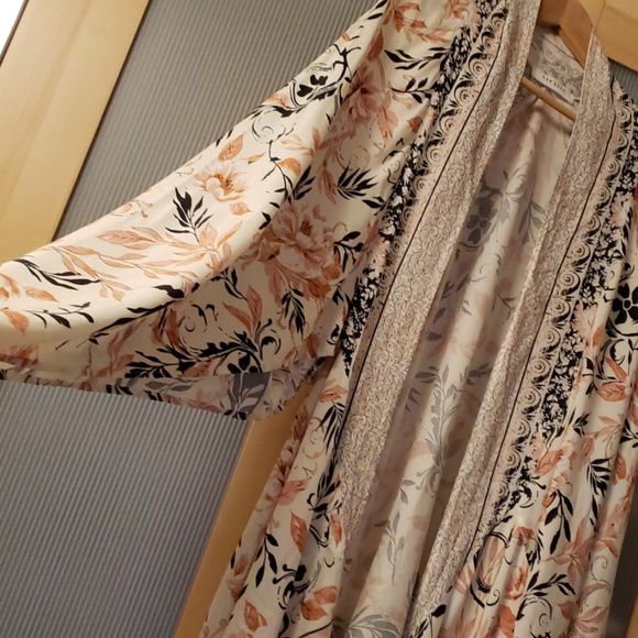 Floral Long Cardigan/Coverup - Picture 4 of 6